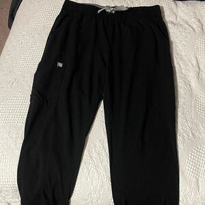 Black Beyond Scrub set